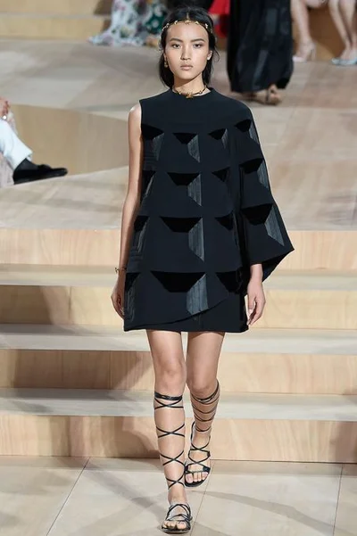 Look 16